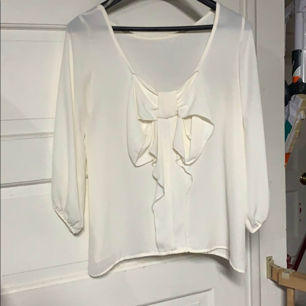 Fashionomics blouse with low back